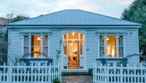 The Villa Akaroa - Akaroa Pet Friendly Holiday Home, Akaroa